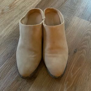 American Eagle clog mules